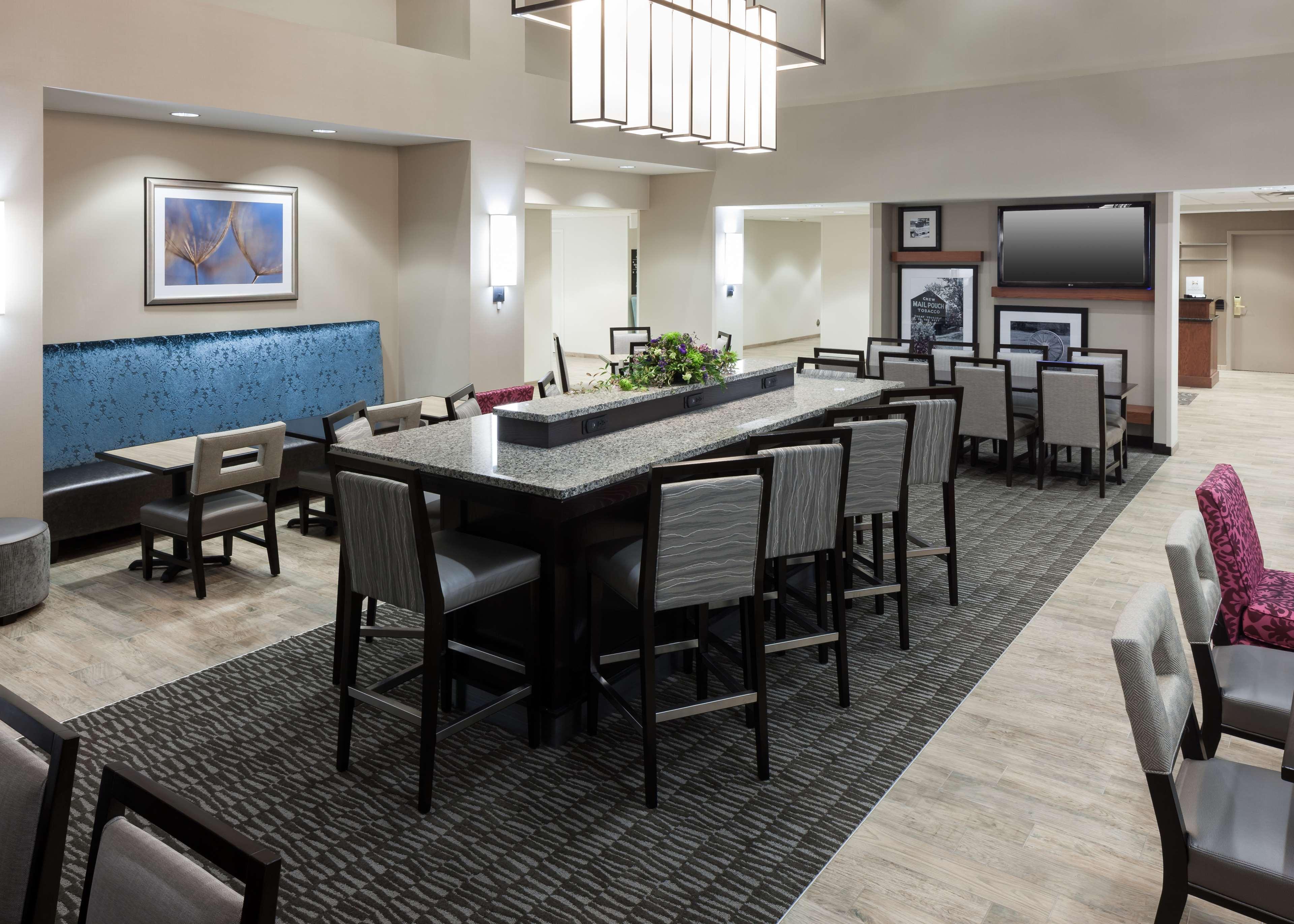 Hampton Inn & Suites Дейвънпорт Екстериор снимка