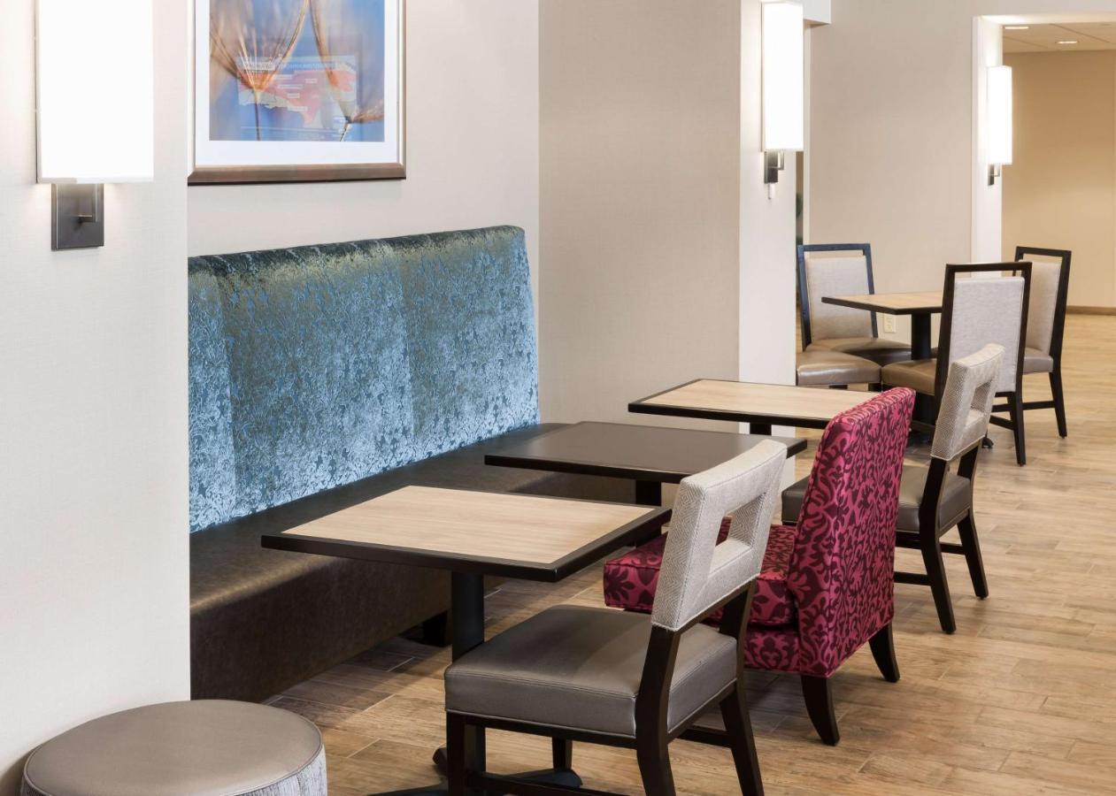 Hampton Inn & Suites Дейвънпорт Екстериор снимка