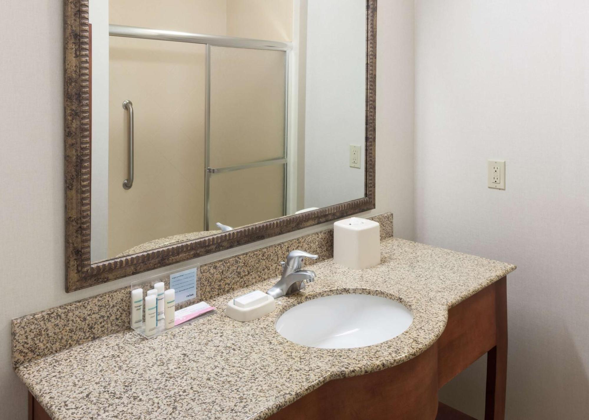 Hampton Inn & Suites Дейвънпорт Екстериор снимка