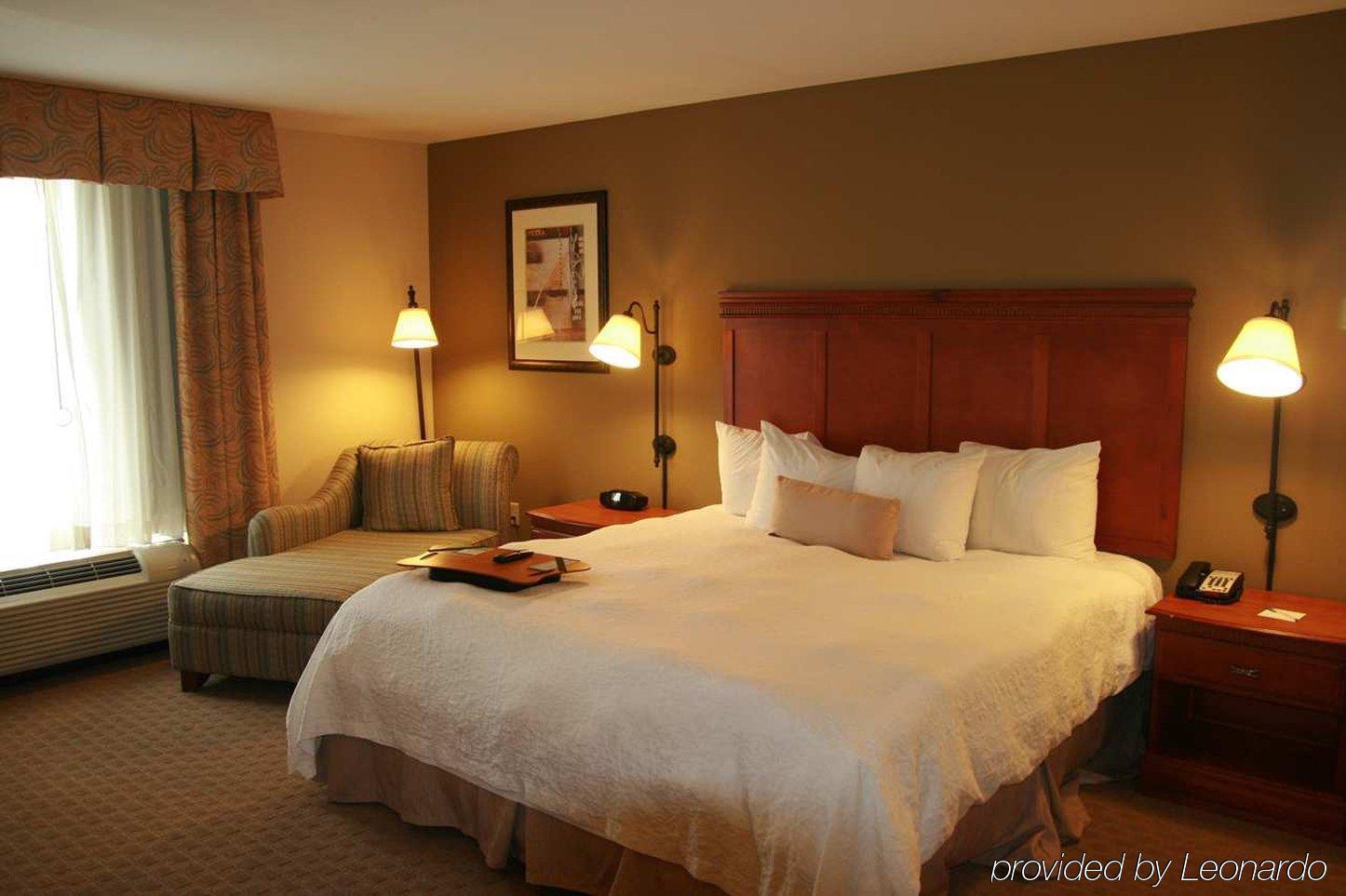Hampton Inn & Suites Дейвънпорт Стая снимка