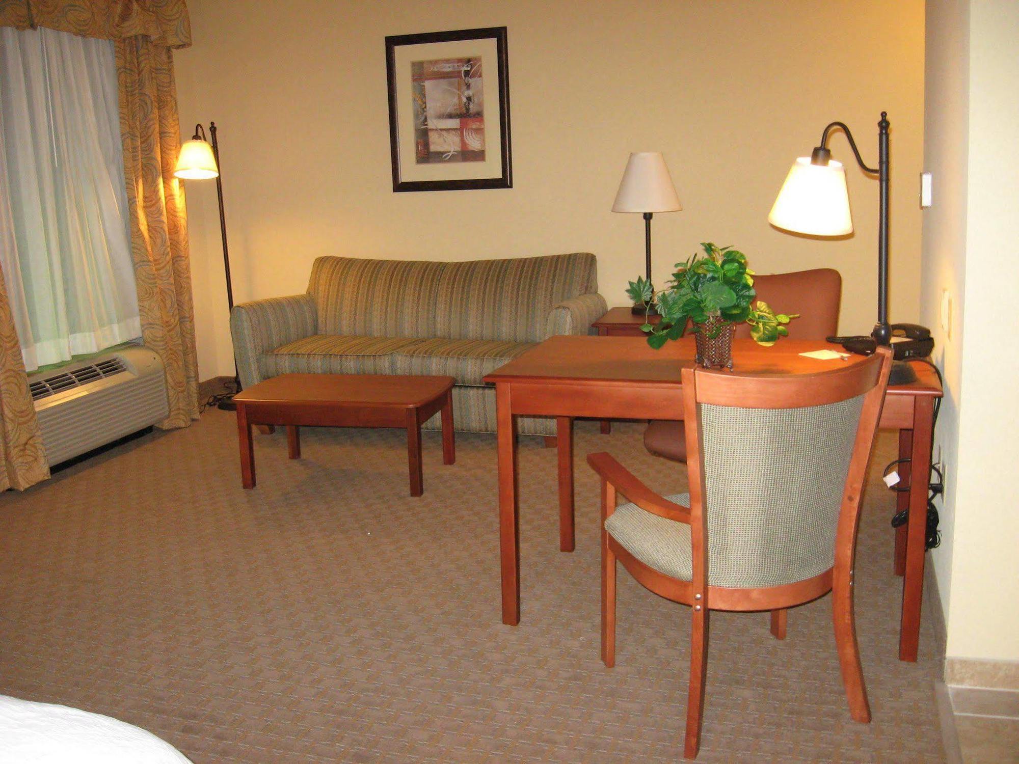 Hampton Inn & Suites Дейвънпорт Стая снимка
