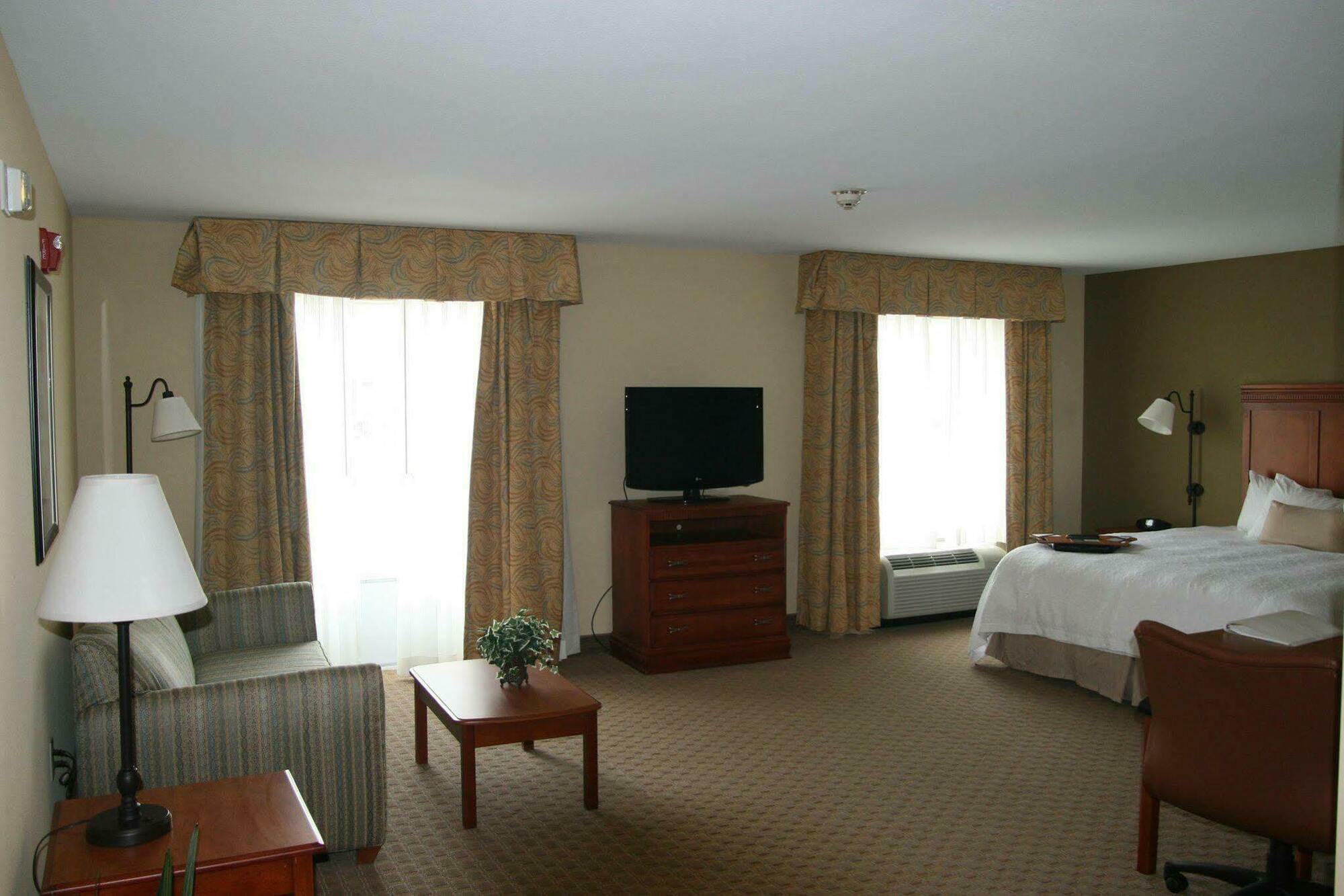Hampton Inn & Suites Дейвънпорт Стая снимка
